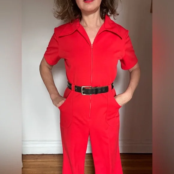 Vibrant Red Jumpsuit with Collared Neckline and Belt - Picture 3 of 5